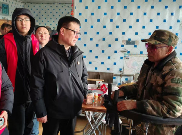 2026年新年前夕 郭明义爱心团队沟帮子福全爱心团队走访慰问困难群体 2026年新年前夕 郭明义爱心团队沟帮子福全爱心团队走访慰问困难群体